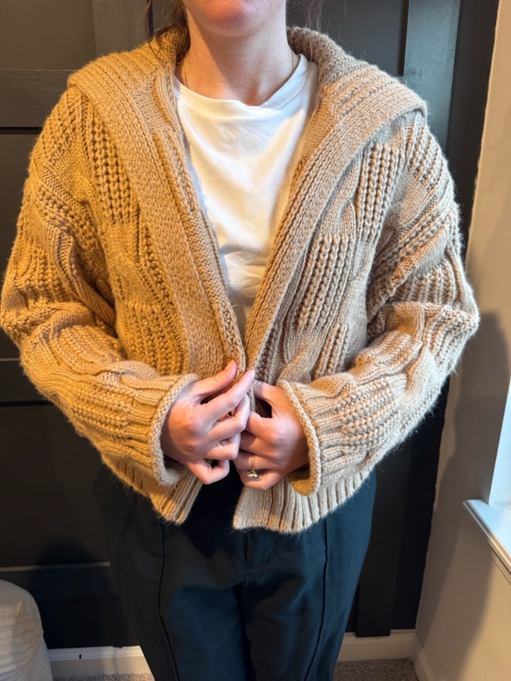 Women’s Chunky Cable Knit Zip Cardigan Sweater - Tan